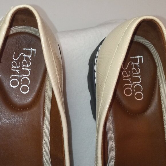 Never Worn Franco Sarto White Platform Lug Sole Shiny Penny Loafers 8M BALIN - Picture 7 of 7